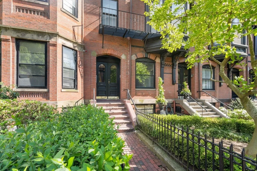 Studio bed, 1 bath apartment for rent at 284 Marlborough Unit 2, Back Bay — photo 12 of 12