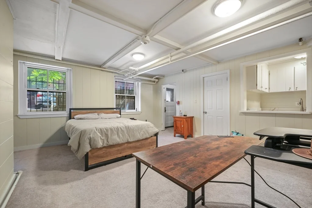 Studio bed, 1 bath apartment for rent at 284 Marlborough Unit 2, Back Bay