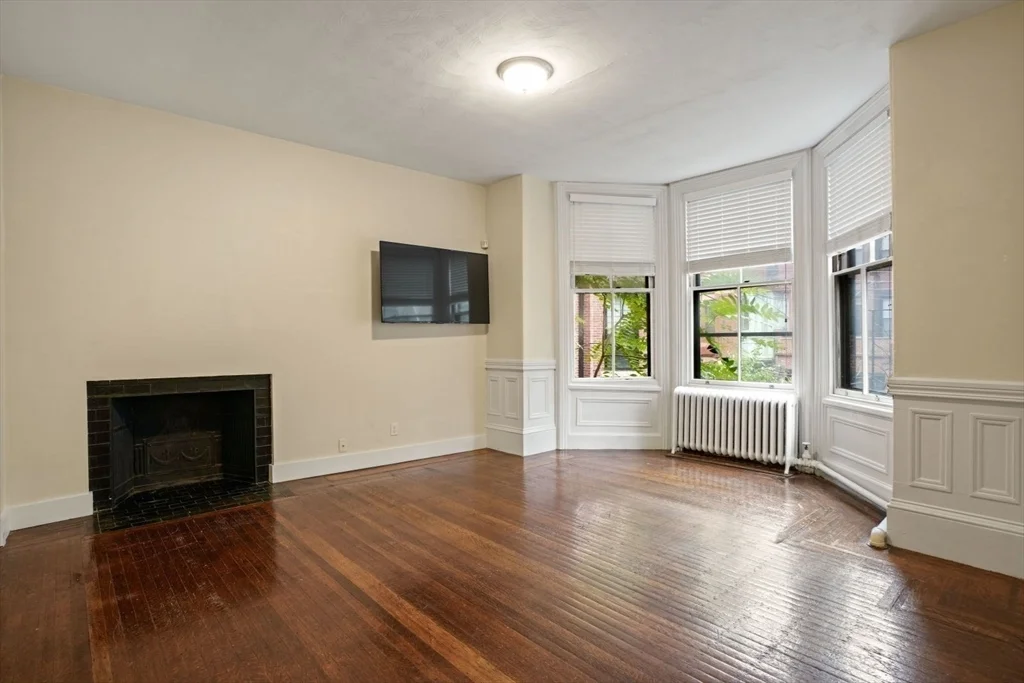 Studio bed, 1 bath apartment for rent at 284 Marlborough Unit 5, Back Bay — photo 2 of 8