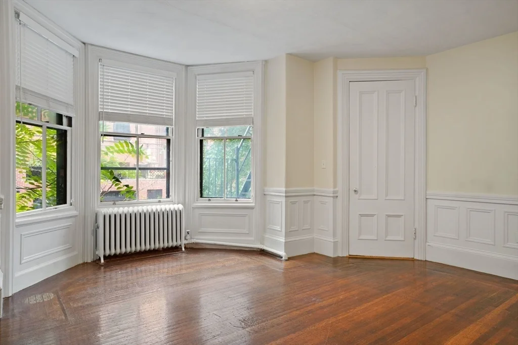 Studio bed, 1 bath apartment for rent at 284 Marlborough Unit 5, Back Bay — photo 3 of 8