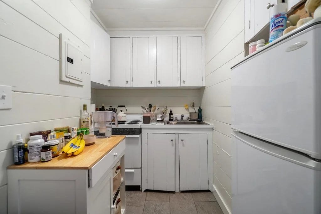 Studio bed, 1 bath apartment for rent at 284 Marlborough Unit 6, Back Bay — photo 4 of 14