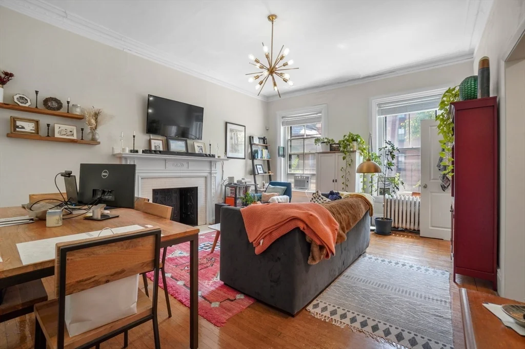 1 bed, 1 bath apartment for rent at 284 Marlborough Unit 7, Back Bay