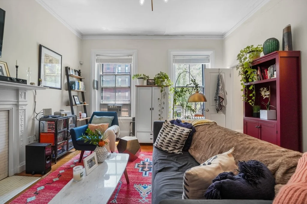 1 bed, 1 bath apartment for rent at 284 Marlborough Unit 7, Back Bay — photo 5 of 13