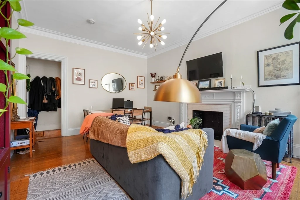 1 bed, 1 bath apartment for rent at 284 Marlborough Unit 7, Back Bay — photo 4 of 13