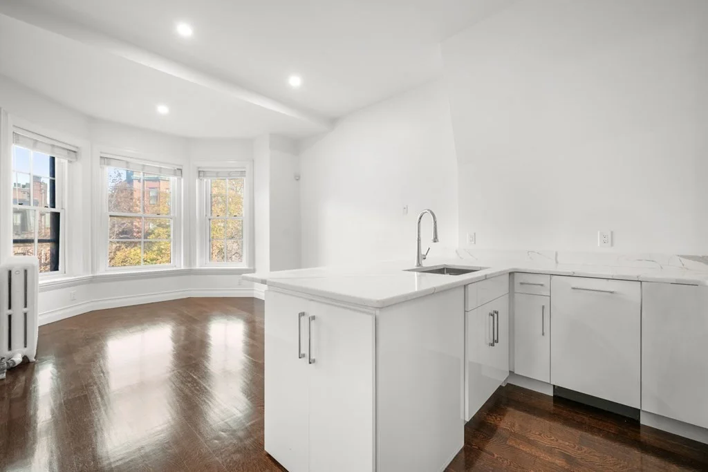 1 bed, 1 bath apartment for rent at 284 Marlborough Unit 8, Back Bay