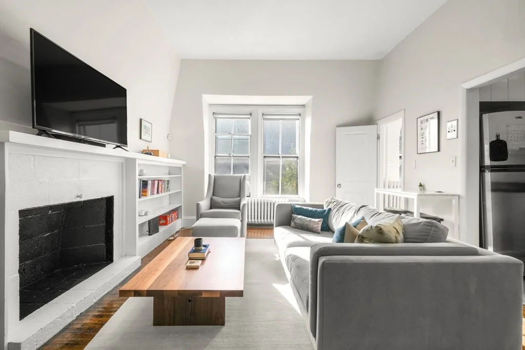1 bed, 1 bath apartment for rent at 284 Marlborough Unit 9, Back Bay