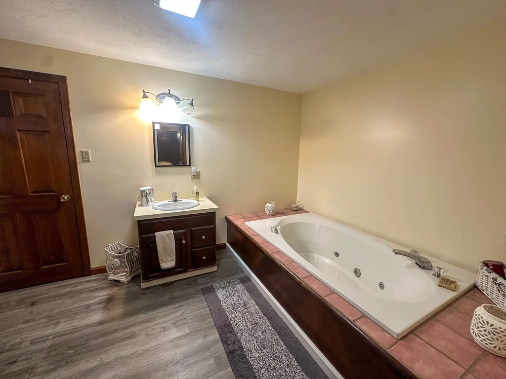 3 bed, 2 bath apartment for rent at 284 Washington St Unit B, Taunton — photo 13 of 16