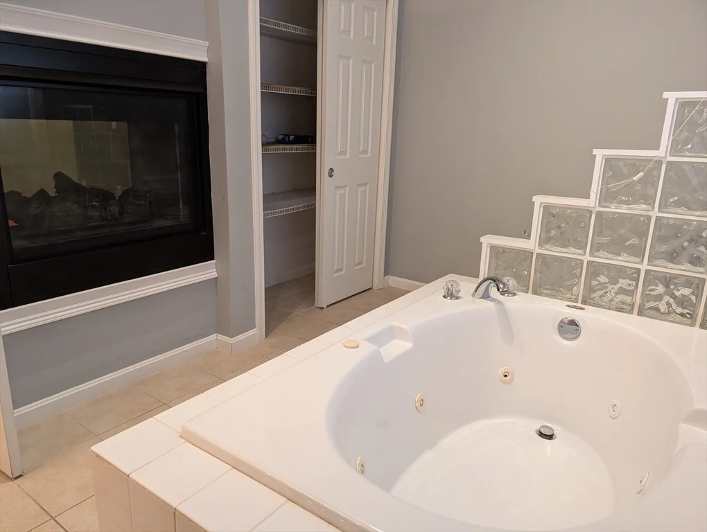 2 bed, 2 bath apartment for rent at 285 America Blvd Unit 285, Ashland — photo 15 of 18