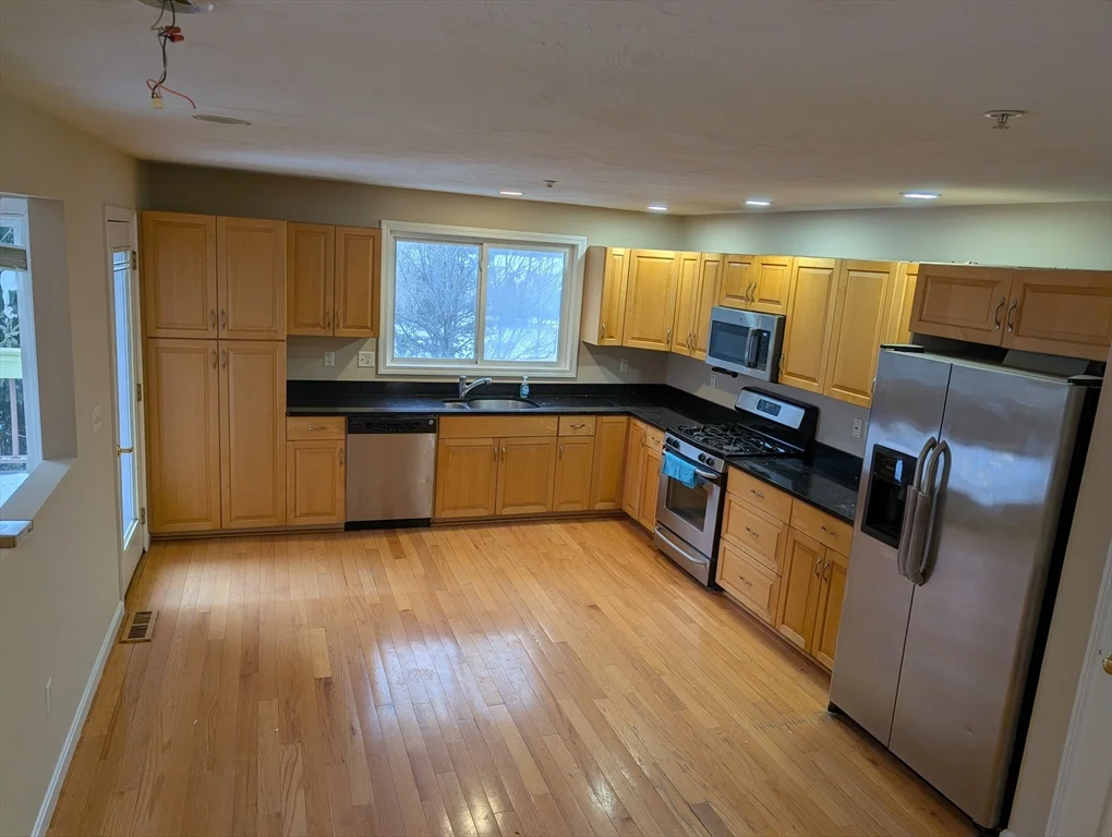 2 bed, 2 bath apartment for rent at 285 America Blvd Unit 285, Ashland — photo 7 of 18