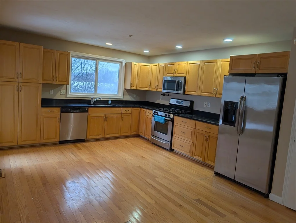 2 bed, 2 bath apartment for rent at 285 America Blvd Unit 285, Ashland — photo 6 of 18