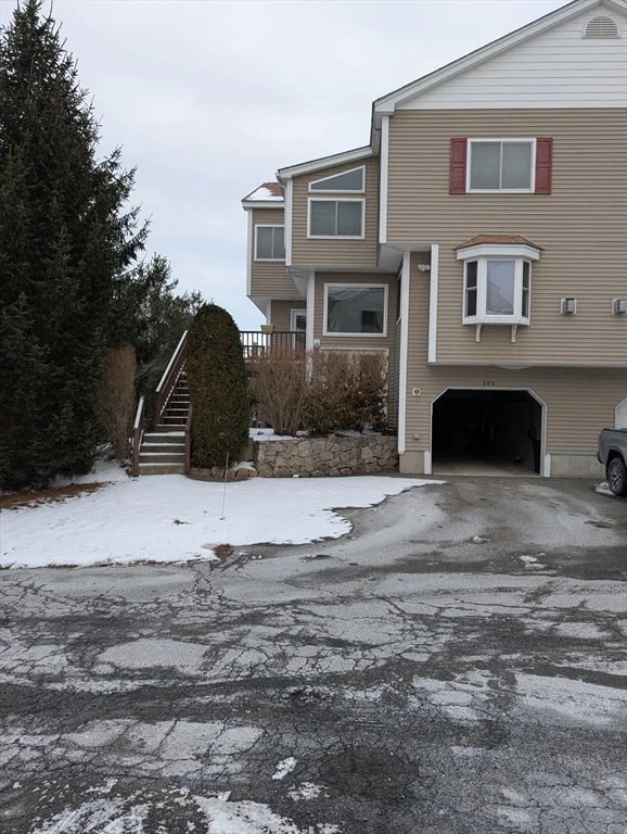 2 bed, 2 bath apartment for rent at 285 America Blvd Unit 285, Ashland — photo 2 of 18