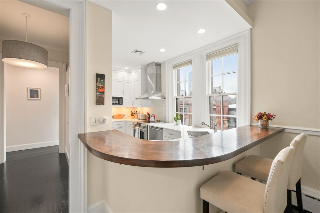 2 bed, 1 bath apartment for rent at 285 Clarendon St Unit 4, Back Bay — photo 13 of 20