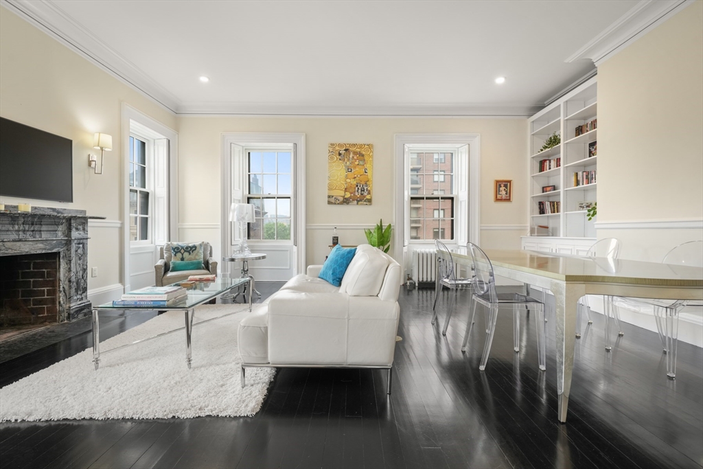 2 bed, 1 bath apartment for rent at 285 Clarendon St Unit 4, Back Bay