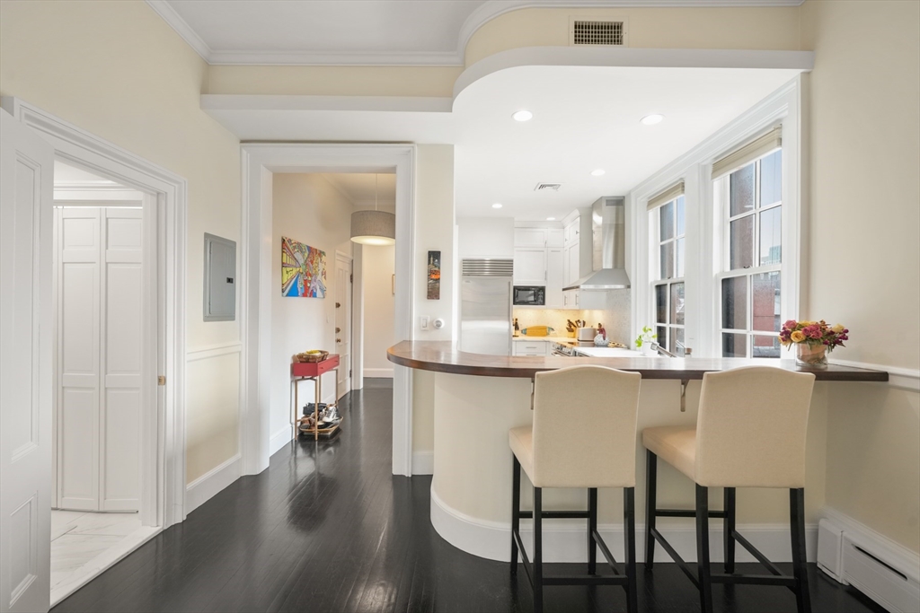 2 bed, 1 bath apartment for rent at 285 Clarendon St Unit 4, Back Bay — photo 11 of 20