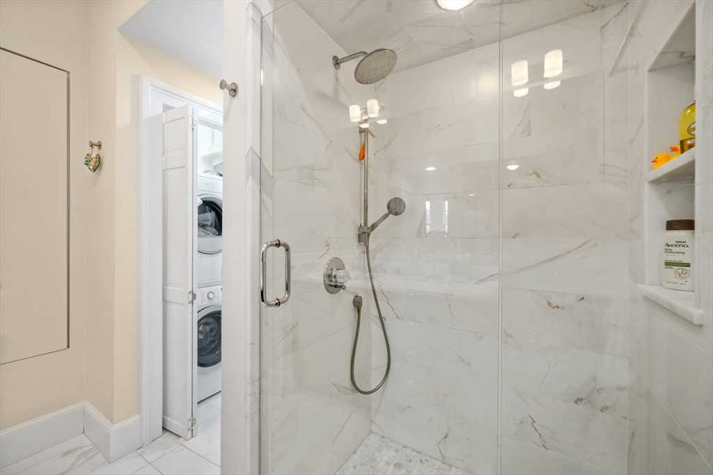 2 bed, 1 bath apartment for rent at 285 Clarendon St Unit 4, Back Bay — photo 17 of 20