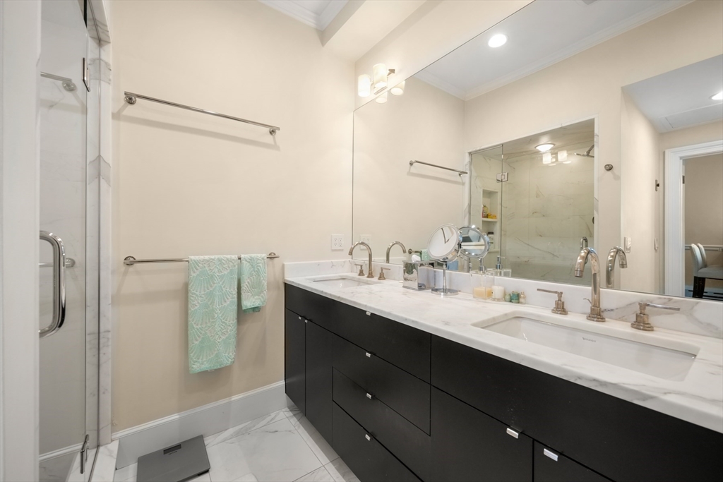 2 bed, 1 bath apartment for rent at 285 Clarendon St Unit 4, Back Bay — photo 16 of 20