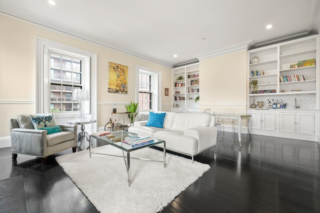 2 bed, 1 bath apartment for rent at 285 Clarendon St Unit 4, Back Bay — photo 3 of 20