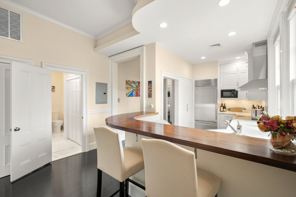 2 bed, 1 bath apartment for rent at 285 Clarendon St Unit 4, Back Bay — photo 12 of 20