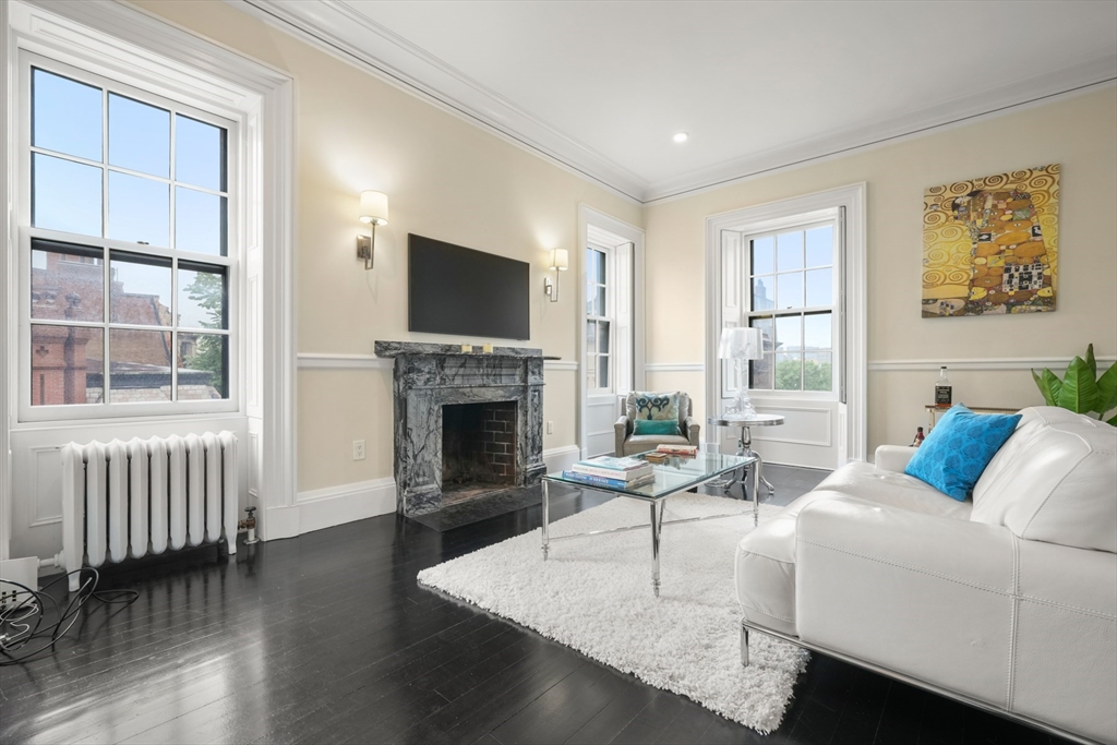 2 bed, 1 bath apartment for rent at 285 Clarendon St Unit 4, Back Bay — photo 2 of 20