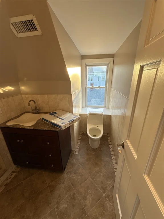 3 bed, 2 bath apartment for rent at 285 Crescent Ave Unit 2, Beachmont — photo 8 of 23