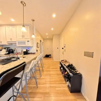 2 bed, 1 bath apartment for rent at 285 Dorchester St Unit 2, South Boston — photo 7 of 13