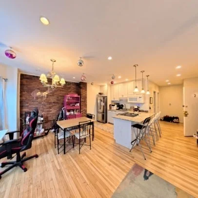 2 bed, 1 bath apartment for rent at 285 Dorchester St Unit 2, South Boston — photo 4 of 13