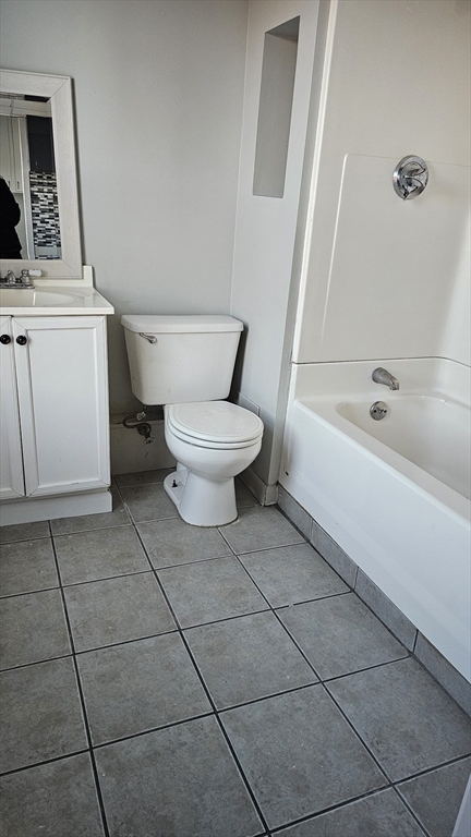 3 bed, 1 bath apartment for rent at 285 Hamlet St Unit 1, Fall River — photo 9 of 10