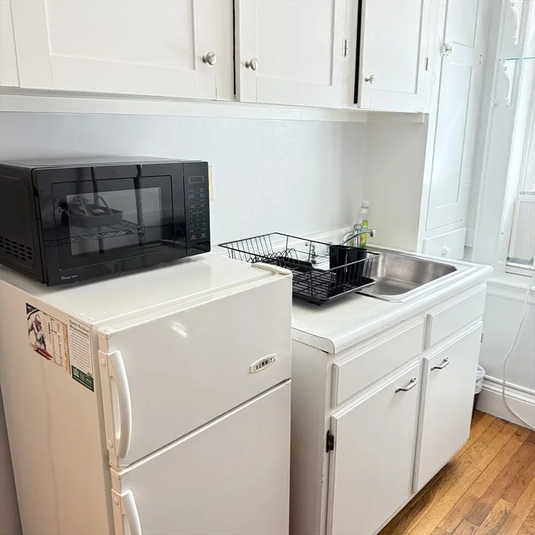 Studio bed, 1 bath apartment for rent at 285 Harvard St Unit 203, Mid Cambridge — photo 15 of 17