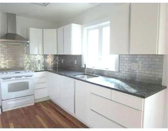 1 bed, 1 bath apartment for rent at 285 Hawthorn St Unit 2, West — photo 3 of 12