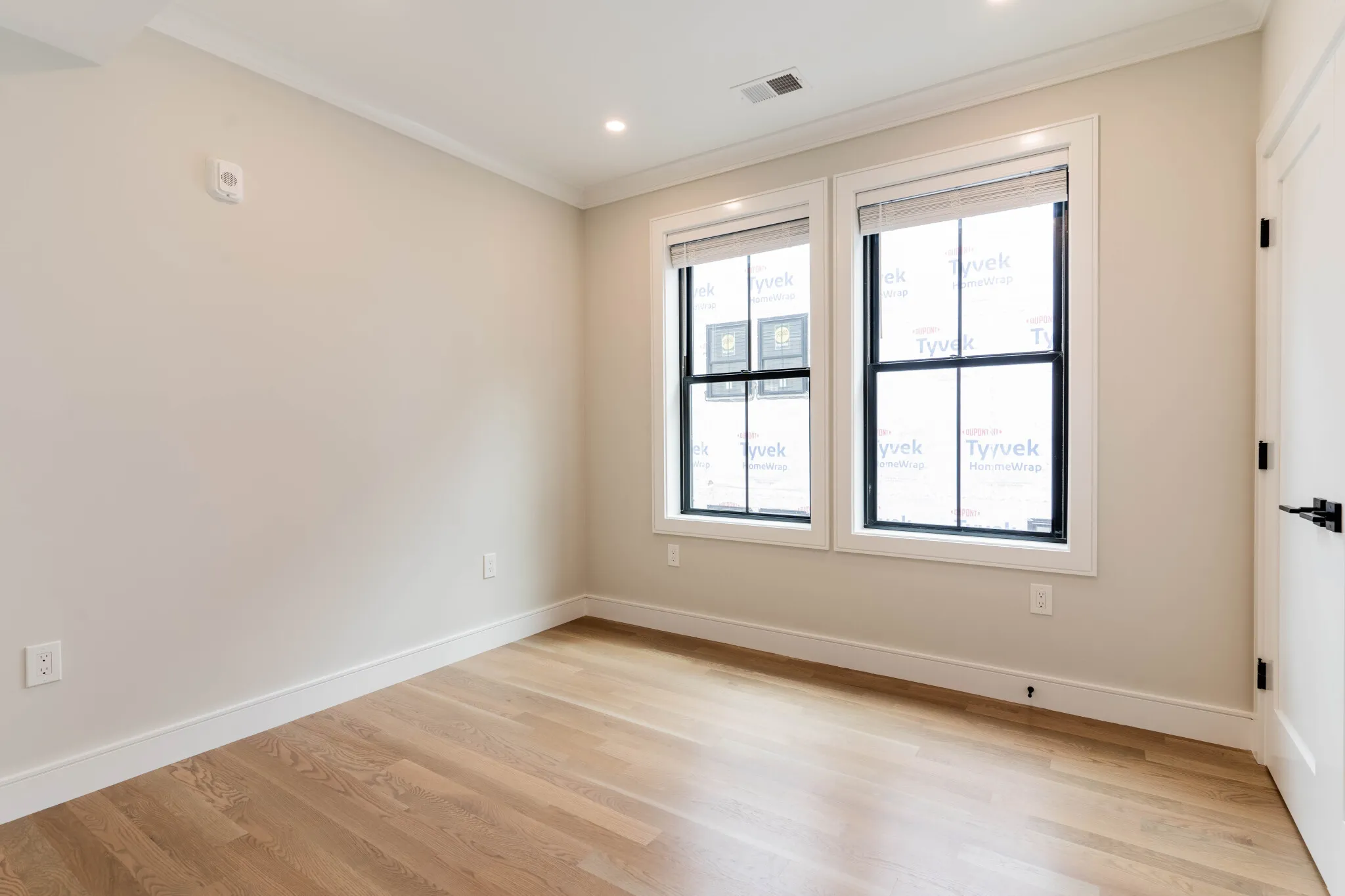 4 bed, 2 bath apartment for rent at 285 Lamartine St Unit 285-2, Jamaica Plain — photo 7 of 12