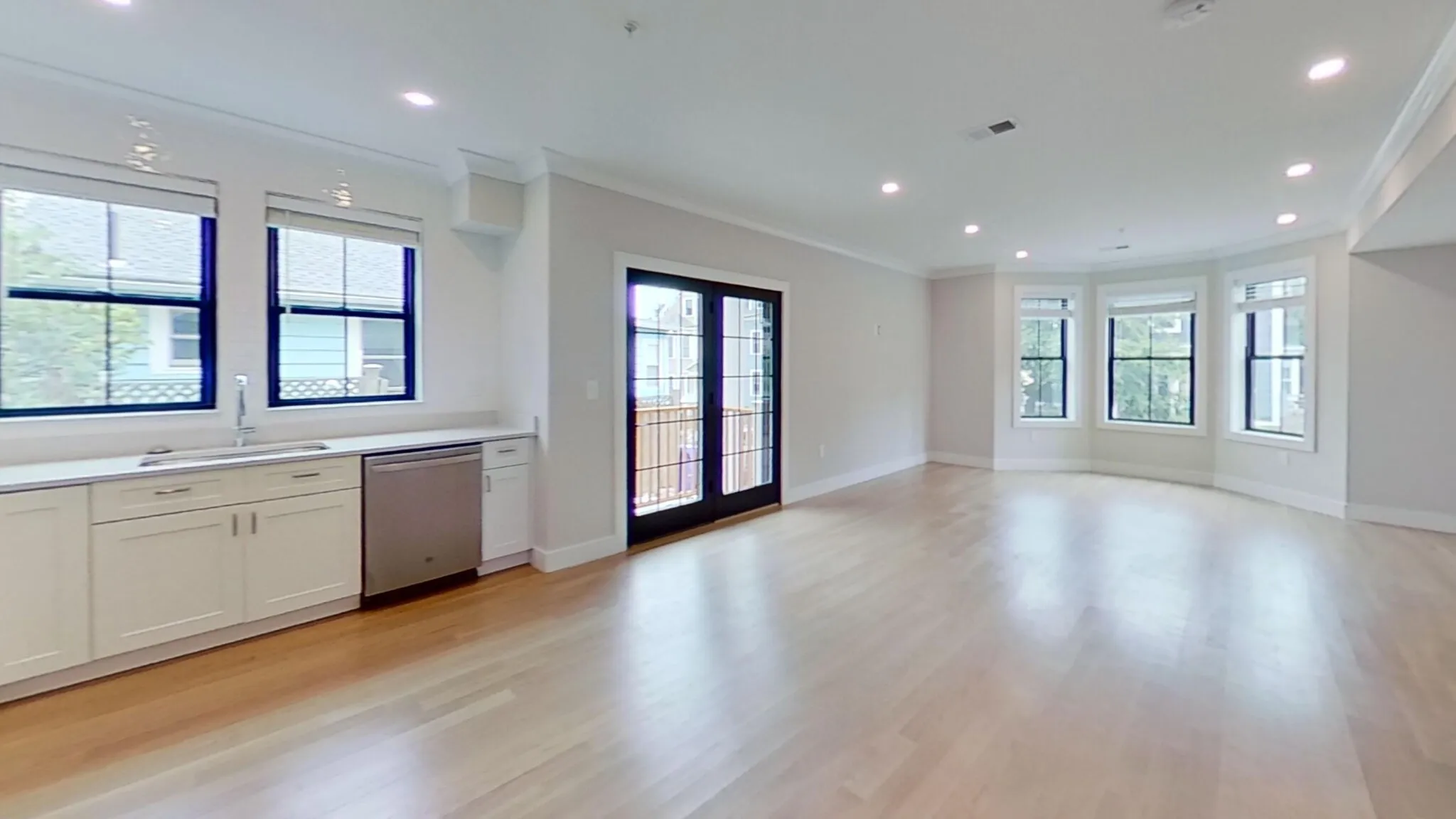 4 bed, 2 bath apartment for rent at 285 Lamartine St Unit U2, Jamaica Plain — photo 3 of 12