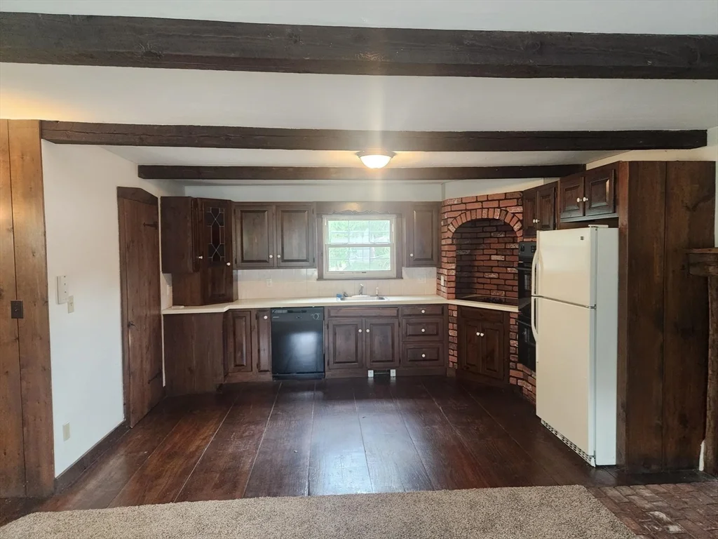 3 bed, 2 bath apartment for rent at 285 Main St Unit 1, Spencer — photo 2 of 22