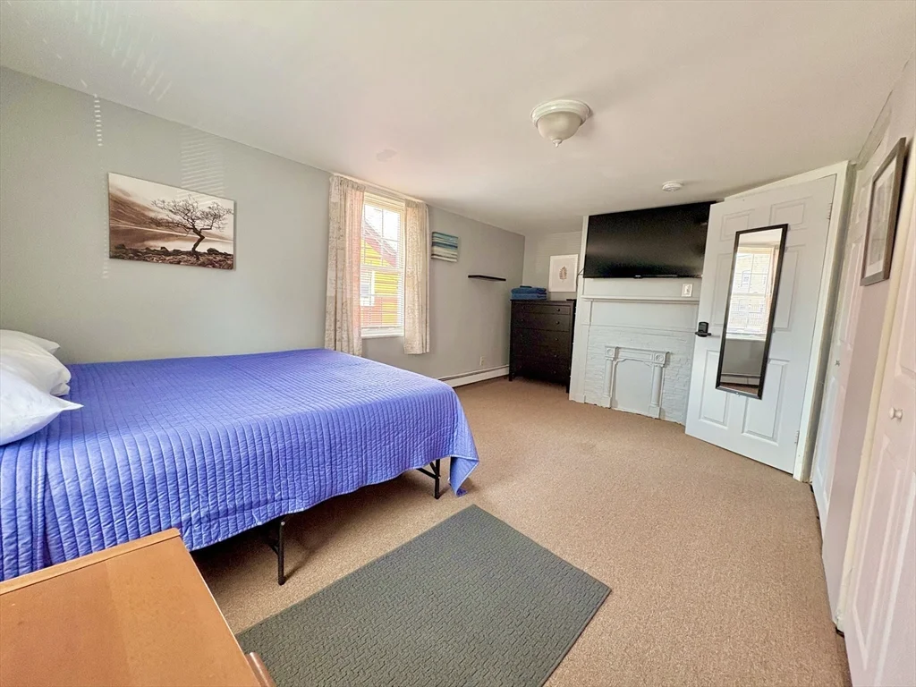 4 bed, 2 bath apartment for rent at 285 Roxbury St, Roxbury — photo 10 of 15