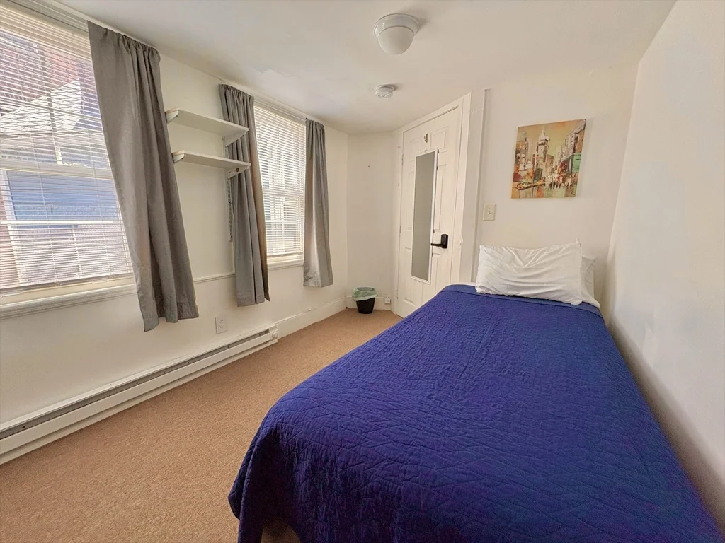 4 bed, 2 bath apartment for rent at 285 Roxbury St, Roxbury — photo 15 of 15