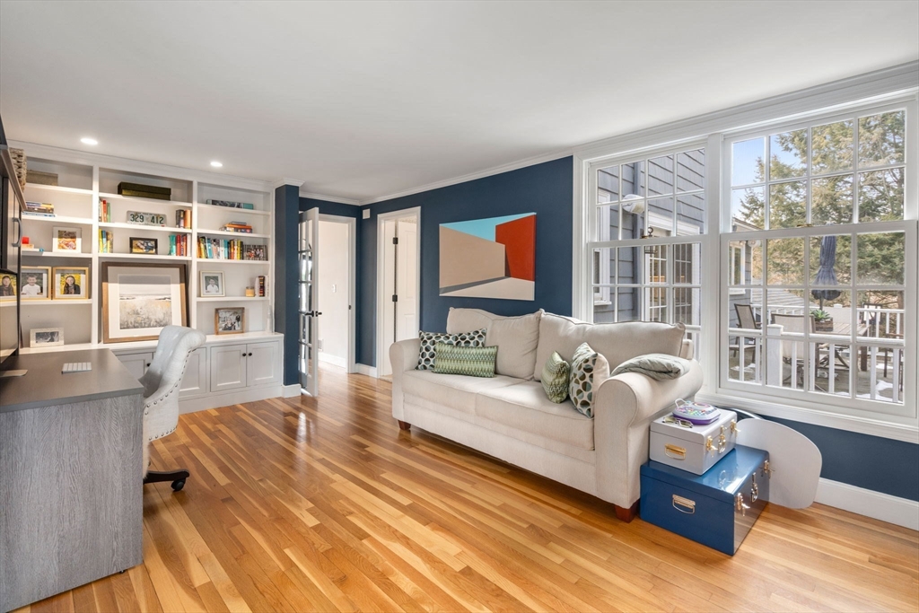 4 bed, 2 bath apartment for rent at 285 Temple St, Newton — photo 6 of 13