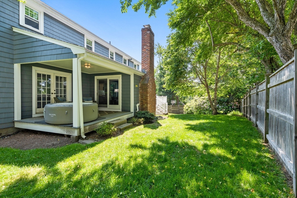 4 bed, 2 bath apartment for rent at 285 Temple St, Newton — photo 13 of 13