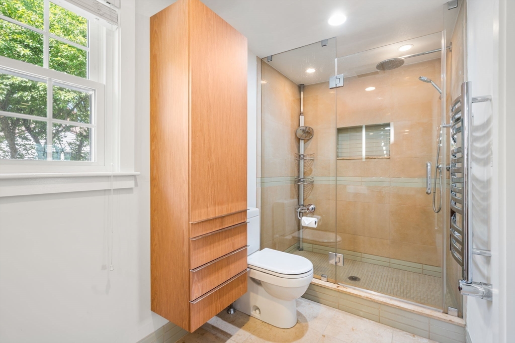 4 bed, 2 bath apartment for rent at 285 Temple St, Newton — photo 8 of 13