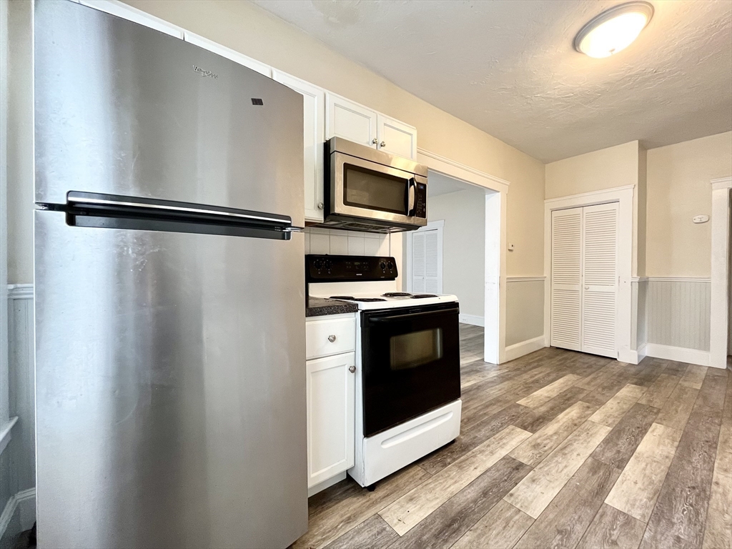 3 bed, 1 bath apartment for rent at 285 West Elm Unit 2, Brockton — photo 6 of 21
