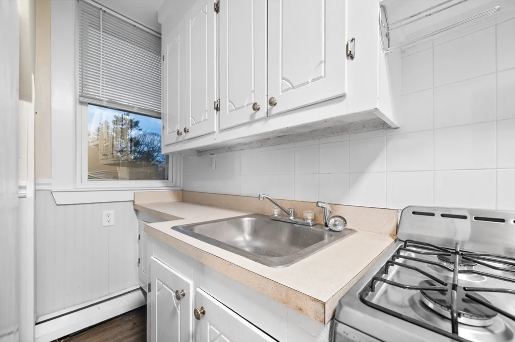 1 bed, 1 bath apartment for rent at 285 West Elm Unit 7, Brockton — photo 8 of 25