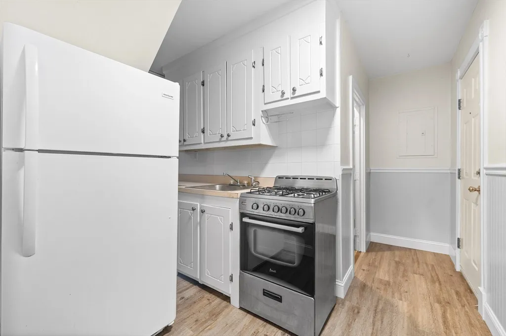 1 bed, 1 bath apartment for rent at 285 West Elm Unit 7, Brockton — photo 7 of 25