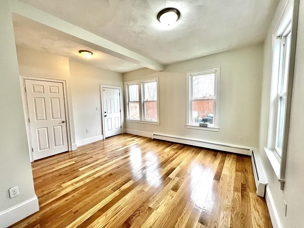 1 bed, 1 bath apartment for rent at 285 Whitwell St Unit 1R, Quincy — photo 2 of 11