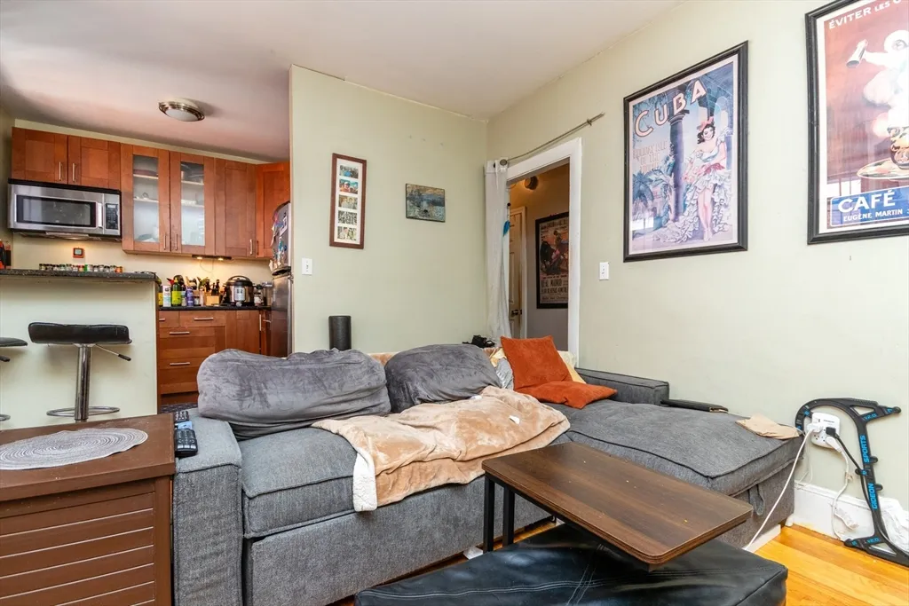 2 bed, 1 bath apartment for rent at 286 Cambridge St Unit 8, Beacon Hill — photo 3 of 24
