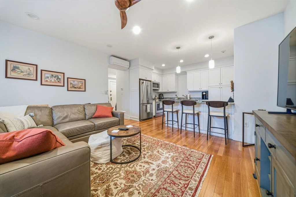 2 bed, 2 bath apartment for rent at 286 Beacon Unit 2, Back Bay — photo 9 of 40