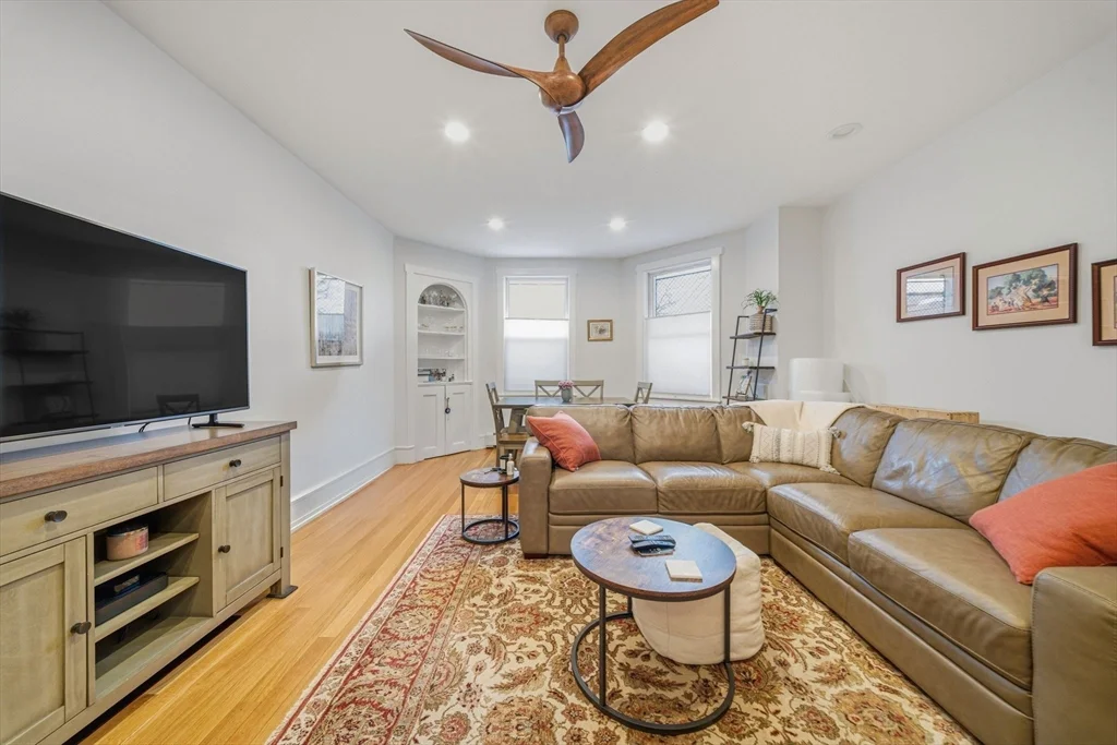 2 bed, 2 bath apartment for rent at 286 Beacon Unit 2, Back Bay — photo 7 of 40