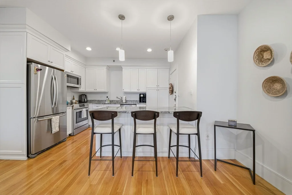 2 bed, 2 bath apartment for rent at 286 Beacon Unit 2, Back Bay — photo 15 of 40