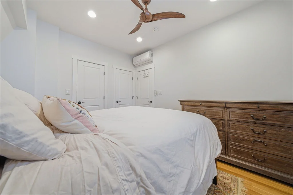 2 bed, 2 bath apartment for rent at 286 Beacon Unit 2, Back Bay — photo 23 of 40