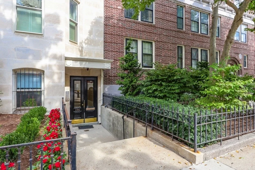2 bed, 2 bath apartment for rent at 286 Beacon Unit 2, Back Bay — photo 40 of 40