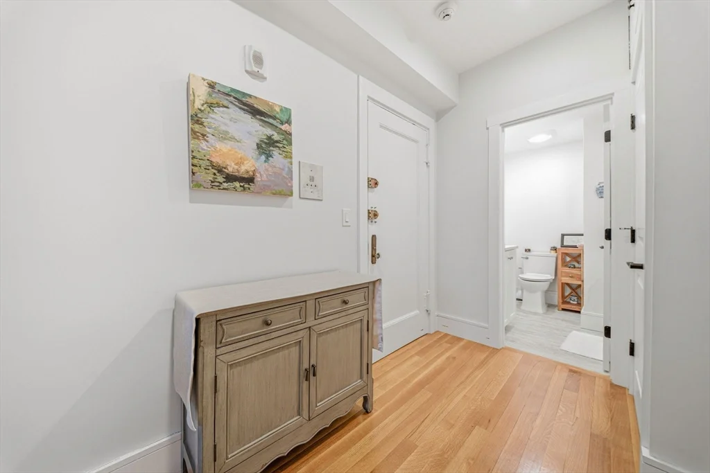 2 bed, 2 bath apartment for rent at 286 Beacon Unit 2, Back Bay — photo 3 of 40