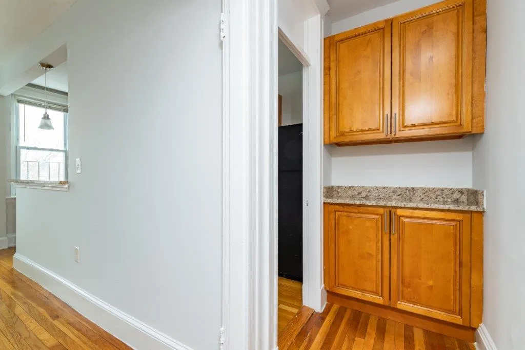 Studio bed, 1 bath apartment for rent at 286 Chestnut Hill Ave Unit 20, Brighton — photo 3 of 7
