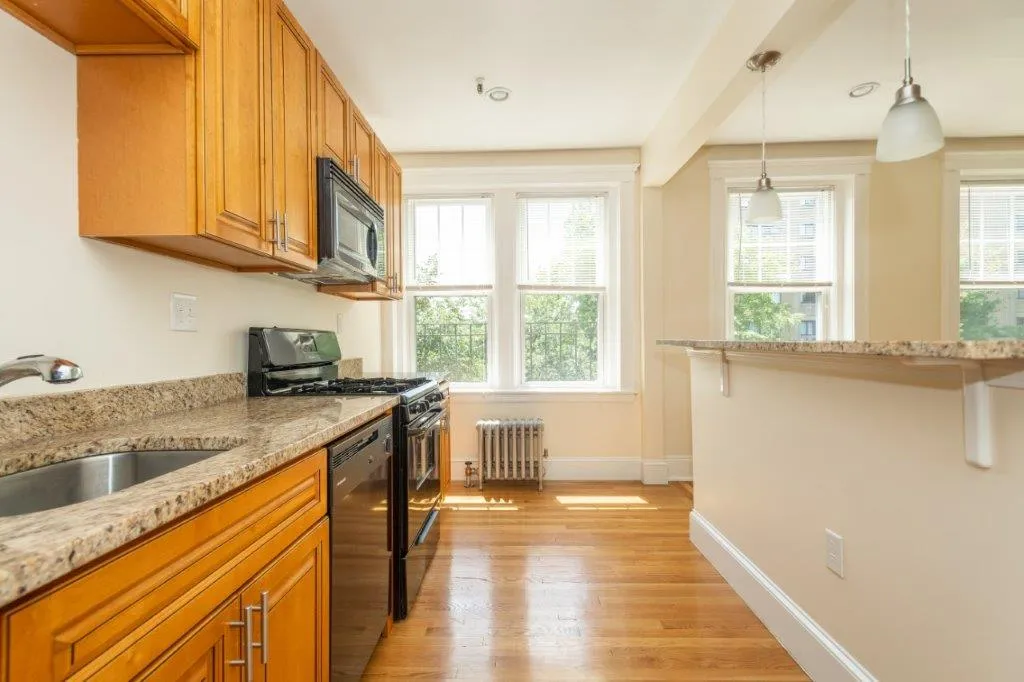 Studio bed, 1 bath apartment for rent at 286 Chestnut Hill Ave Unit 22A, Brighton — photo 7 of 8